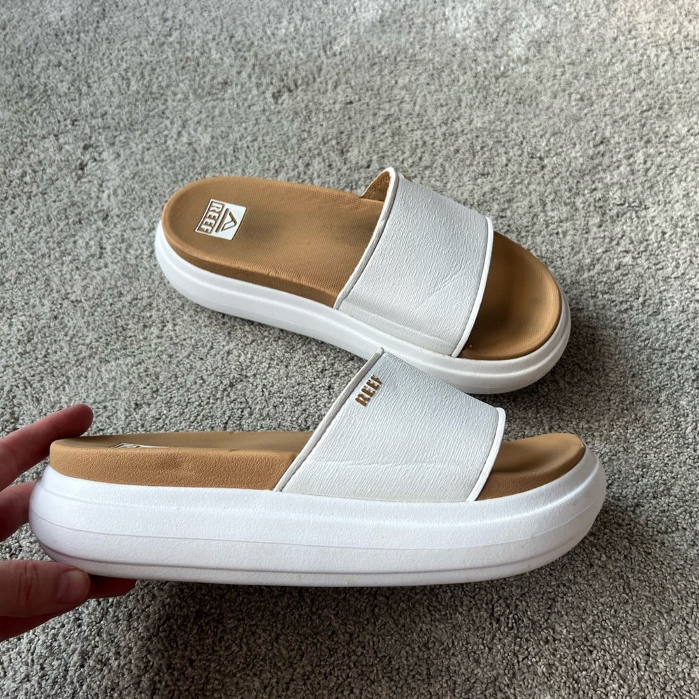 REEF Cushion Bondi Bay Size 9 White EVA Comfort Slide Platform Sandals